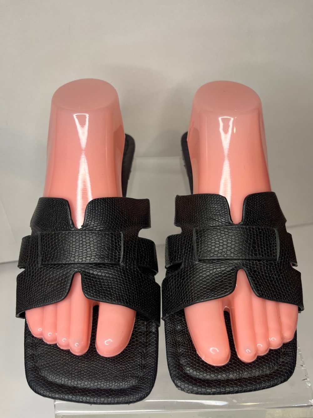 Black Leather Toe-Loop Slide Sandals - Picture 3 of 4